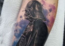 Comemorando a estréia de Star Wars em 1977 Separamos Incríveis Tattoos