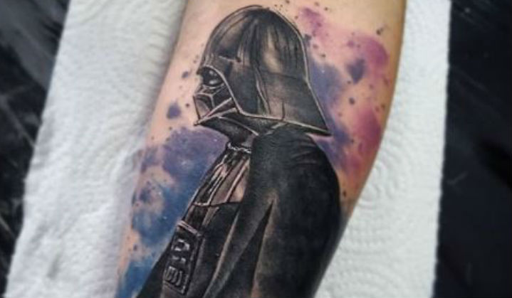 Comemorando a estréia de Star Wars em 1977 Separamos Incríveis Tattoos