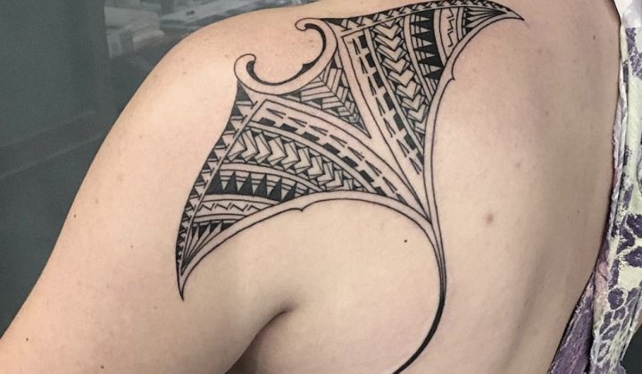 Tatuagem Arraia maori: história, simbologia e muuitas inspirações para você