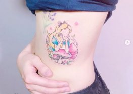 Tatuagens de Alice no País das Maravilhas