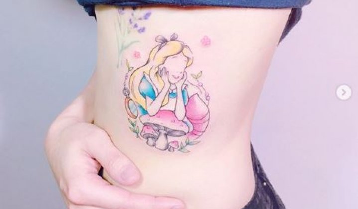 Tatuagens de Alice no País das Maravilhas